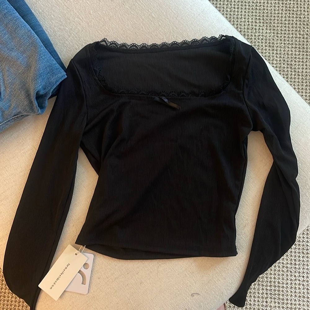 Black lace commense top